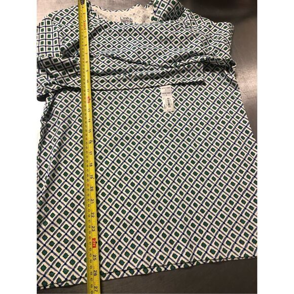Croft & Barrow Women’s Crew Neck Long Sleeve Sleeve Floral Box Patterned Tshirt - Picture 6 of 6